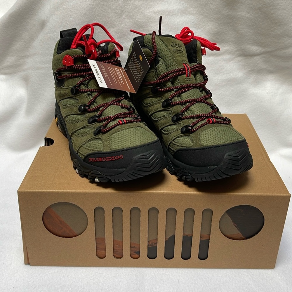 New in box. Merrell Jeep Moab 3 Mid X. Women’s size 10.5. Sarge Green color.